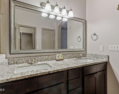 3635 Morgan Bay Street - Photo Thumbnail 12