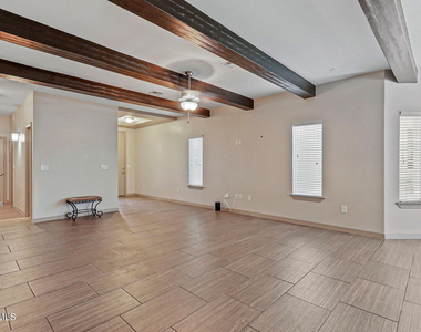 3635 Morgan Bay Street - Photo Thumbnail 6