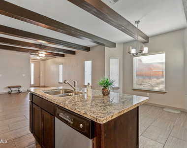 3635 Morgan Bay Street - Photo Thumbnail 3
