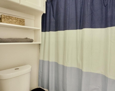 4614 N Stanton Street - Photo Thumbnail 16