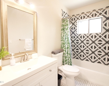4614 N Stanton Street - Photo Thumbnail 20