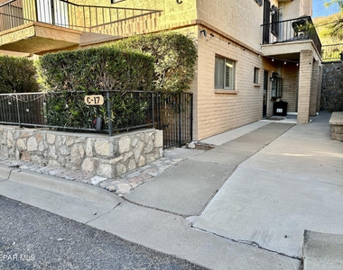 4614 N Stanton Street - Photo Thumbnail 1