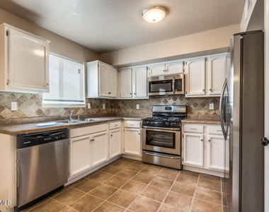 14240 Gil Reyes Drive - Photo Thumbnail 12