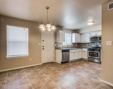 14240 Gil Reyes Drive - Photo Thumbnail 7