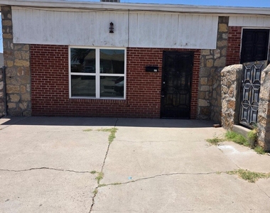 4642 Walter Ln - Photo Thumbnail 3