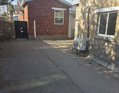4642 Walter Ln - Photo Thumbnail 10