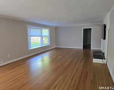 11 Eastwood Road - Photo Thumbnail 6