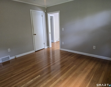 11 Eastwood Road - Photo Thumbnail 15