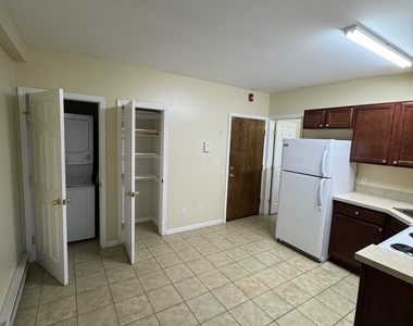 422 Main Street - Photo Thumbnail 1