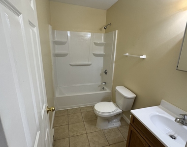 422 Main Street - Photo Thumbnail 2