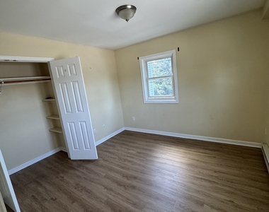 422 Main Street - Photo Thumbnail 3