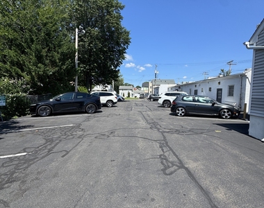 422 Main Street - Photo Thumbnail 4