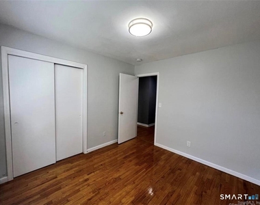 1079 Brooklawn Avenue - Photo Thumbnail 16