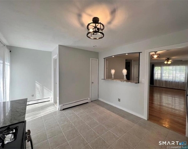 1079 Brooklawn Avenue - Photo Thumbnail 9
