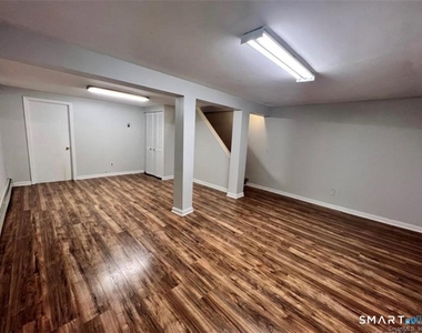 1079 Brooklawn Avenue - Photo Thumbnail 22