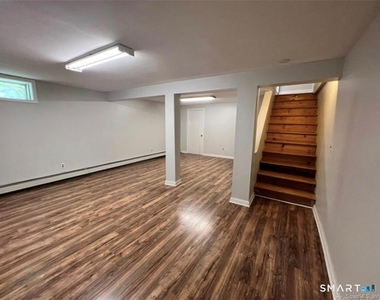 1079 Brooklawn Avenue - Photo Thumbnail 21