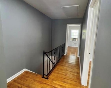 1079 Brooklawn Avenue - Photo Thumbnail 19