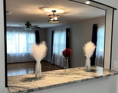 1079 Brooklawn Avenue - Photo Thumbnail 5