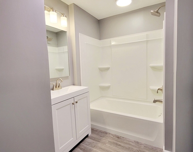 475 Prospect Street - Photo Thumbnail 9