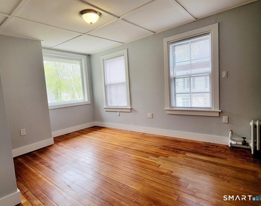 475 Prospect Street - Photo Thumbnail 6