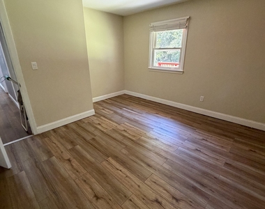 17 Sherman Road - Photo Thumbnail 8