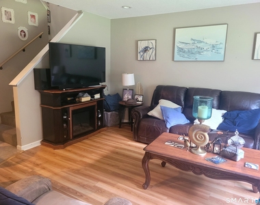 565 Clark Avenue - Photo Thumbnail 9