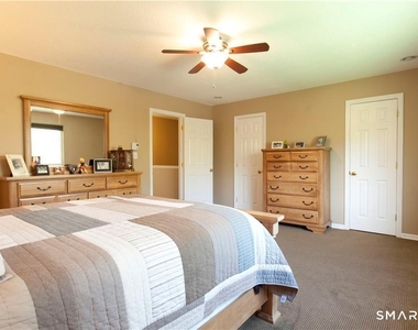 565 Clark Avenue - Photo Thumbnail 2