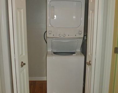 670 Boston Post Road - Photo Thumbnail 8