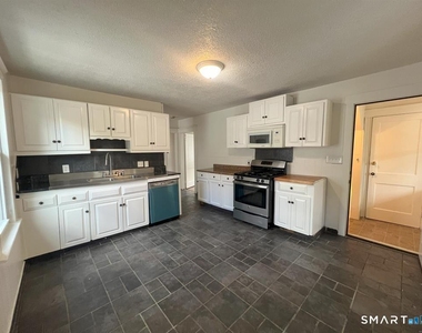 158 Beechwood Avenue - Photo Thumbnail 5