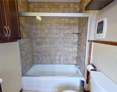 3942 Liberty Ave - Photo Thumbnail 10