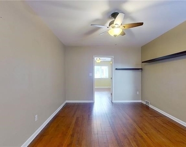 3942 Liberty Ave - Photo Thumbnail 7