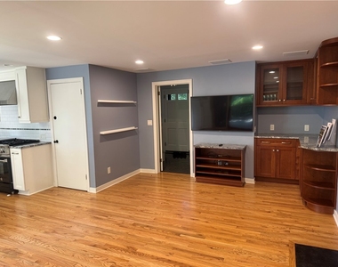 209 Grandview Dr - Photo Thumbnail 23