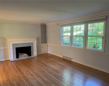 209 Grandview Dr - Photo Thumbnail 9