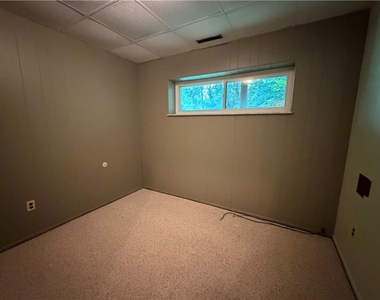 735 Athalia St - Photo Thumbnail 12