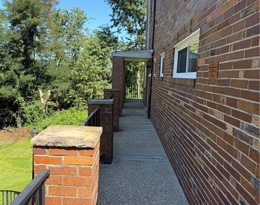 735 Athalia St - Photo Thumbnail 1