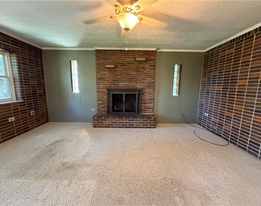 735 Athalia St - Photo Thumbnail 6