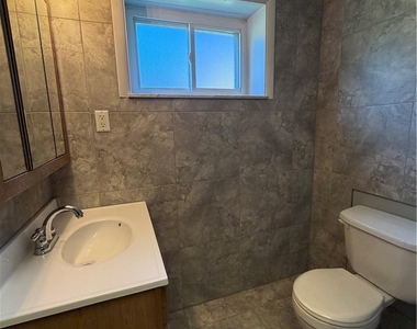 735 Athalia St - Photo Thumbnail 11