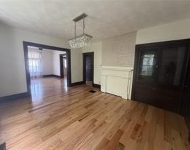 325 N Balph Ave - Photo Thumbnail 14