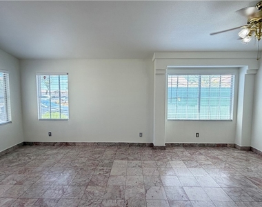 4371 Silver Bay Street - Photo Thumbnail 4
