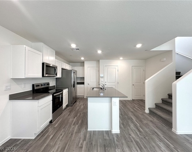 4921 Hunter Mesa Avenue - Photo Thumbnail 5