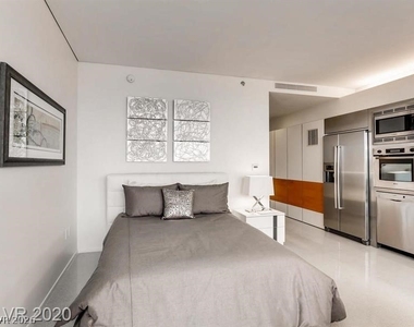 3722 Las Vegas Boulevard - Photo Thumbnail 7