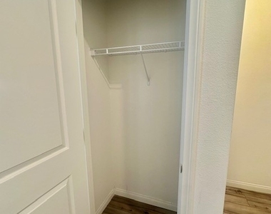 5016 Kaslo Avenue - Photo Thumbnail 14