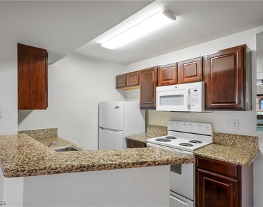 5170 S Jones Boulevard - Photo Thumbnail 5