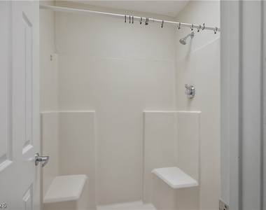 5170 S Jones Boulevard - Photo Thumbnail 12