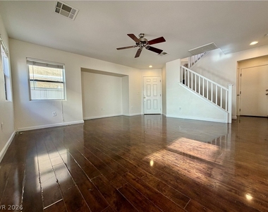 10433 Concetta Avenue - Photo Thumbnail 2