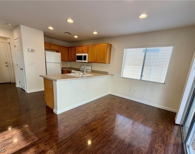 10433 Concetta Avenue - Photo Thumbnail 4