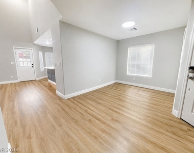 573 Aspen Leaf Street - Photo Thumbnail 1