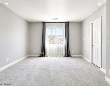 573 Aspen Leaf Street - Photo Thumbnail 11
