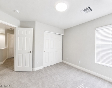573 Aspen Leaf Street - Photo Thumbnail 15