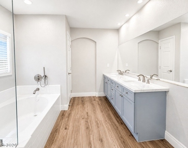 573 Aspen Leaf Street - Photo Thumbnail 13